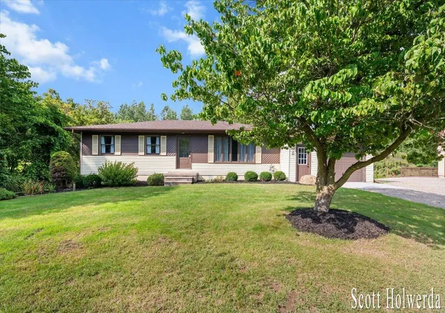 Photo 4 of Sale Pending at 1455 100Th St, Byron Center, MI 49315 | MLS# 70555061 | Listing updated on 2026-09-05