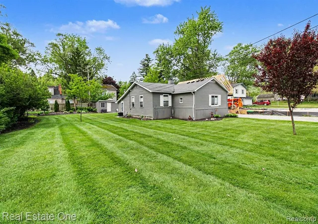 Homes for sale in Highland, MI | 2200 Davista Dr, Highland, MI 48356 | MLS# 60995226
