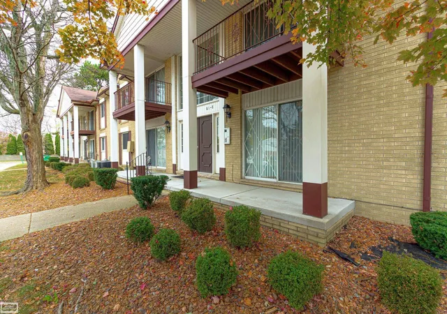 Photo 1 of Condo for sale at 29200 Gloede St #135, Warren, MI 48088 | MLS# 50211734 | Listing updated on 2026-09-17