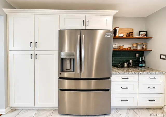 Photo 3 of Single family home for sale at 1507 E Windemere Ave, Royal Oak, MI 48073 2855 | MLS# 61025330 | Listing updated on 2026-09-14