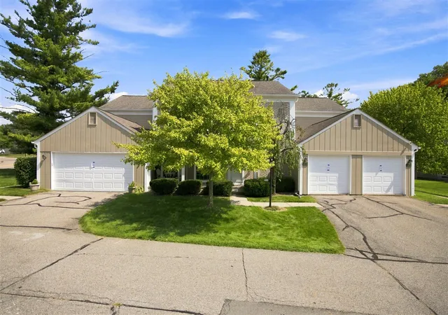 Photo 1 of Condo for sale at 1285 Lamplighter Ln, Rochester Hills, MI 48306 | MLS# 70555273 | Listing updated on 2026-08-31