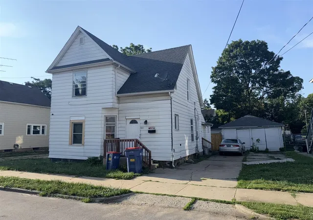 Homes for sale in Grand Rapids, MI | 841 Nagold St, Grand Rapids, MI 49504 | MLS# 70544093