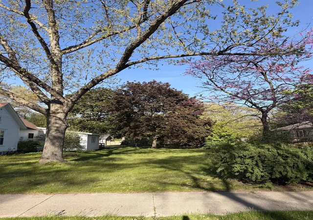 2nd image of 615 Grant St, Traverse City, MI 49686 | MLS# 80068740