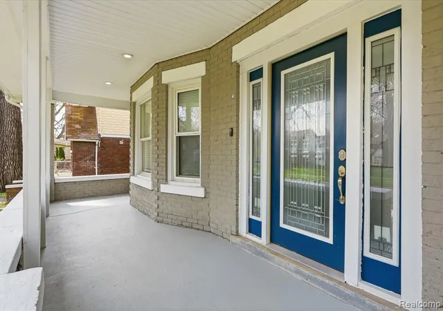 3rd image of 725 Lakewood St, Detroit, MI 48215 | MLS# 60984733