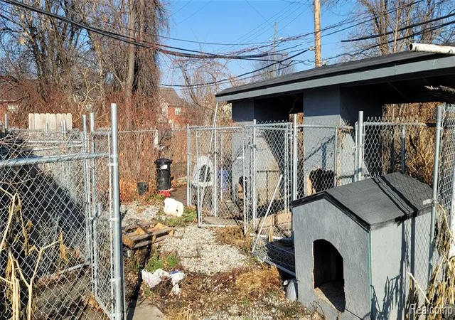 5th image of 987 E Philadelphia St, Detroit, MI 48211 | MLS# 60960440