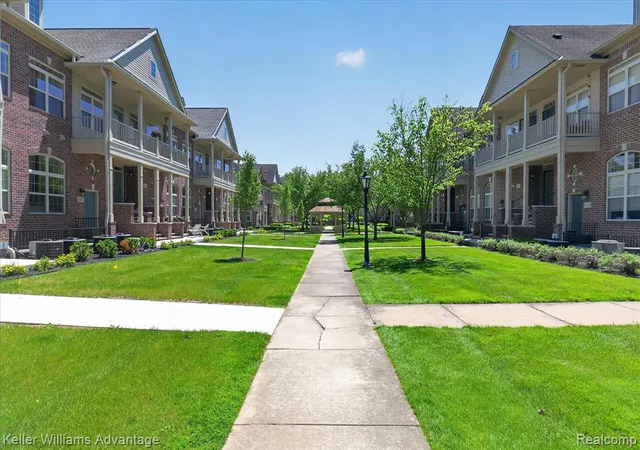 Homes for sale in Walled Lake, MI | 446 Old Pine Wy, Walled Lake, MI 48390
