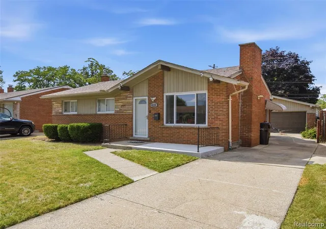 Photo 3 of Single family home for sale at 4220 Wall Ave, Allen Park, MI 48101 3035 | MLS# 61024693 | Listing updated on 2026-08-28