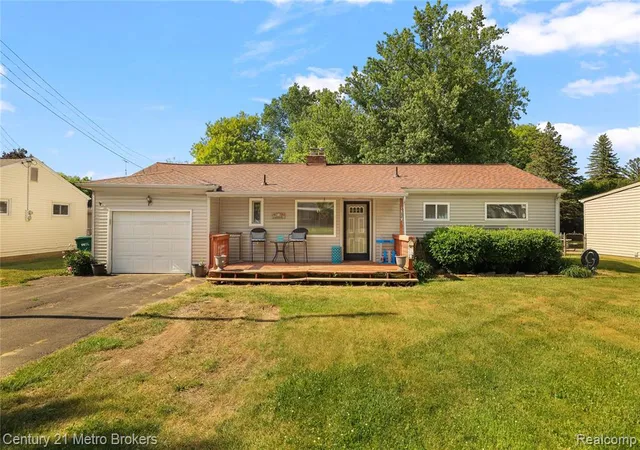 Homes for sale in Flushing, MI | 1319 Coutant St, Flushing, MI 48433 | MLS# 61000849