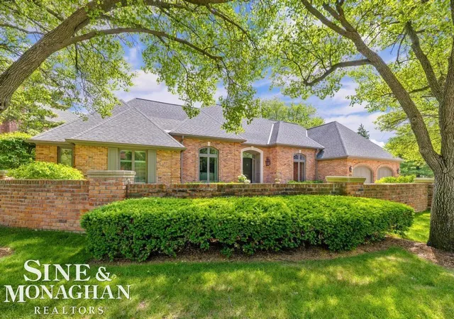 Homes for sale in Grosse Pointe Farms, MI | 22 Windemere Pl, Grosse Pointe Farms, MI 48236 | MLS# 50210666