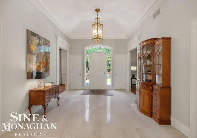 Homes for sale in Grosse Pointe Farms, MI | 22 Windemere Pl, Grosse Pointe Farms, MI 48236 | MLS# 50210666