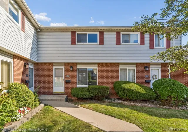 Photo 1 of Condo for sale at 27821 Eastwick Sq, Roseville, MI 48066 | MLS# 61025435 | Listing updated on 2026-08-29