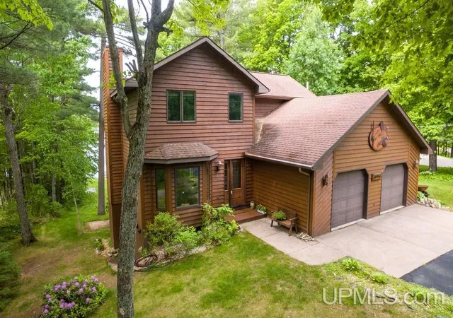 Homes for sale in Ishpeming, MI | 8 Gold Dr, Ishpeming, MI 49849 | MLS# 50209134