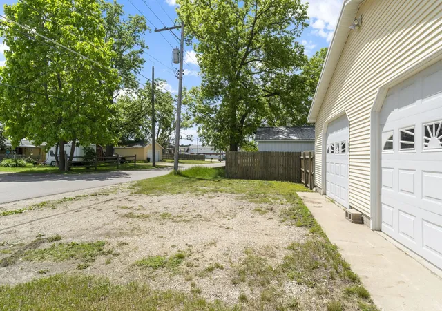 Homes for sale in Kalkaska, MI | 411 S Walnut St, Kalkaska, MI 49646 | MLS# 80065558