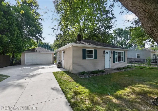 1st image of 1902 Adelpha Ave, Holt, MI 48842 | MLS# 61020721
