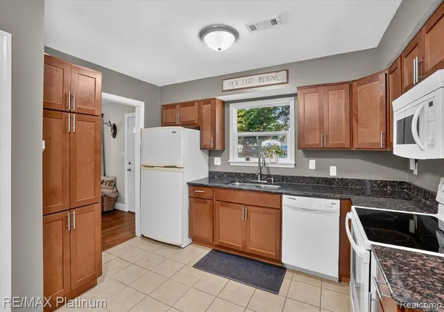 Photo 4 of Sale Pending at 1902 Adelpha Ave, Holt, MI 48842 | MLS# 61020721 | Listing updated on 2026-08-30