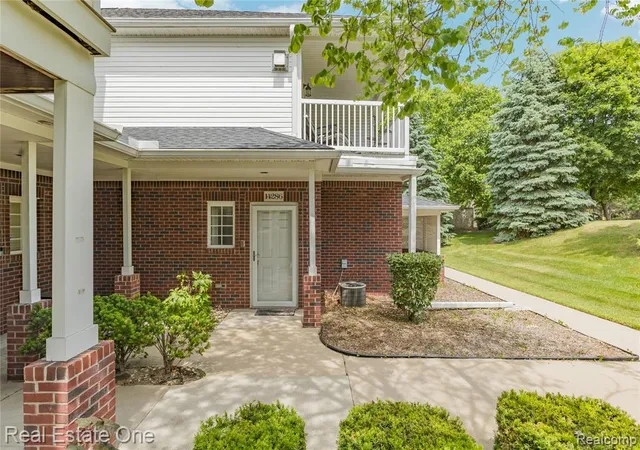 1st image of 14286 Moravian Manor Cir, Sterling Heights, MI 48312 5796 | MLS# 61000108