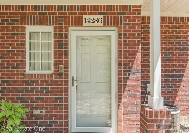 2nd image of 14286 Moravian Manor Cir, Sterling Heights, MI 48312 5796 | MLS# 61000108