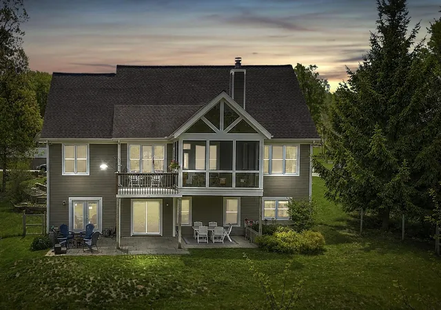 Homes for sale in Traverse City, MI | 3595 Yorkshire Dr, Traverse City, MI 49686 | MLS# 80069074