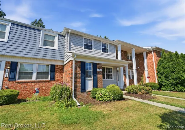Photo 2 of Sale Pending at 24752 Olde Orchard St, Novi, MI 48375 | MLS# 61022101 | Listing updated on 2026-08-19