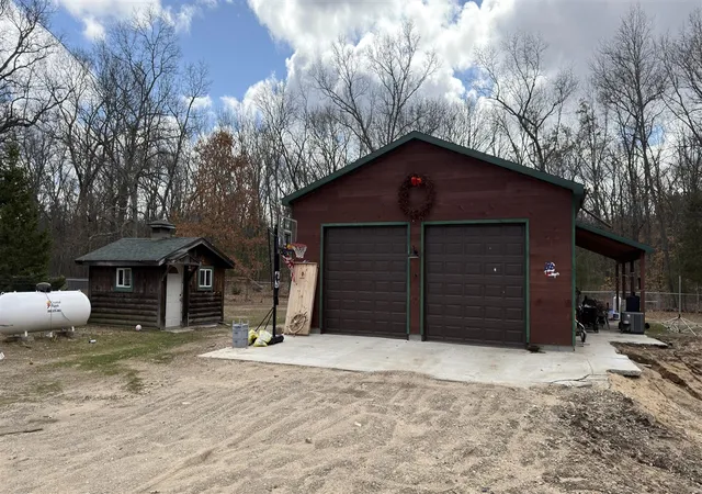 Homes for sale in Manistee, MI | 12031 Caberfae Hwy, Manistee, MI 49660 | MLS# 70523746