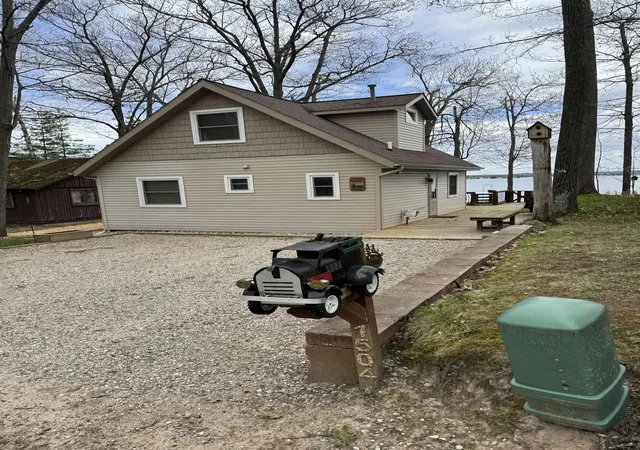 Photo 5 of Single family home for sale at 1504 S Birchaven Beach, Lake City, MI 49651 | MLS# 80069080 | Listing updated on 2026-07-12
