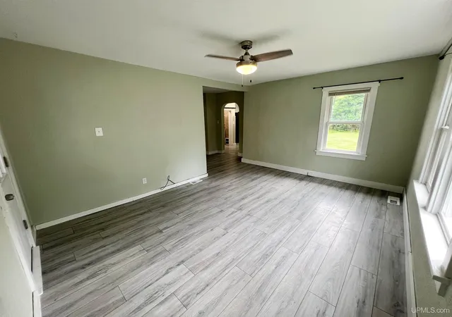 Homes for sale in Iron Mountain, MI | 1005 E Margaret St, Iron Mountain, MI 49801 | MLS# 50213587