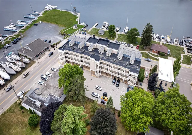 Photo 3 of Condo for sale at 560 S Hancock St #12, Pentwater, MI 49449 | MLS# 70551913 | Listing updated on 2026-09-03