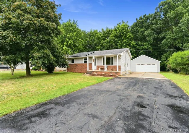 2nd image of 5409 Hopkins Rd, Flint, MI 48506 1559 | MLS# 61022529