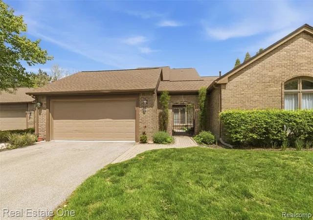 Photo 1 of Condo for sale at 23910 Trailwood Ct #82, Bingham Farms, MI 48025 4669 | MLS# 60999203 | Listing updated on 2026-08-31