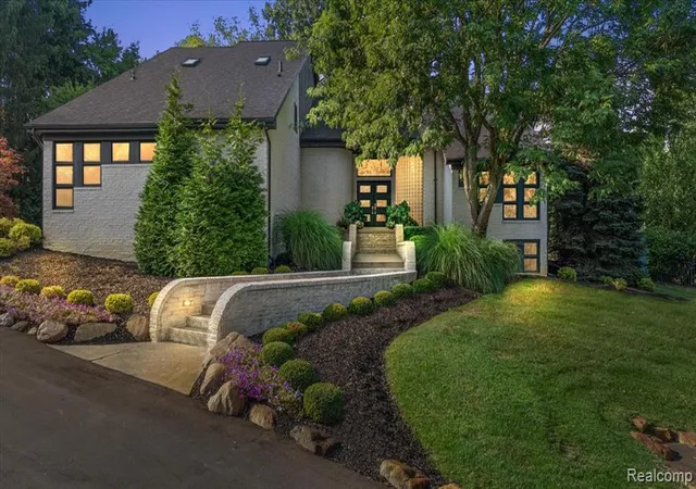 Photo 1 of Mansion for sale at 4884 Cider Hill Dr, Rochester, MI 48306 1608 | MLS# 61025920 | Listing updated on 2026-08-31