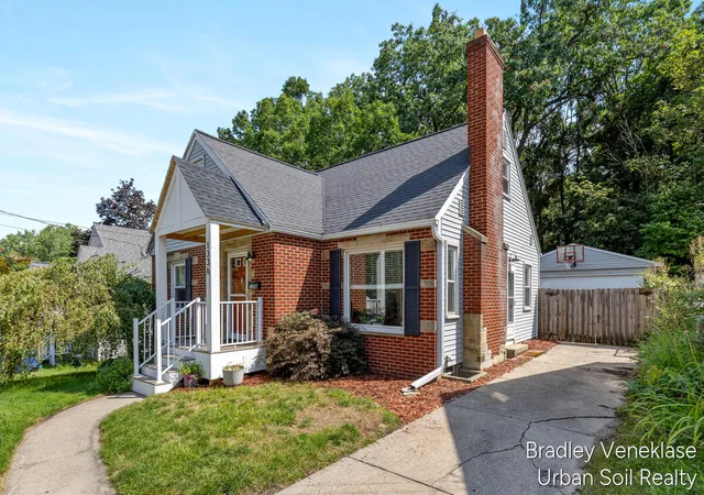 Photo 1 of Sale Pending at 1336 Philadelphia Ave, Grand Rapids, MI 49506 | MLS# 70553742 | Listing updated on 2026-09-05