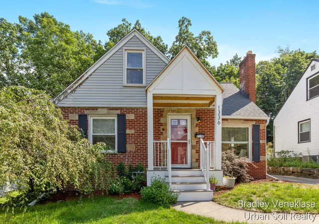 Photo 2 of Sale Pending at 1336 Philadelphia Ave, Grand Rapids, MI 49506 | MLS# 70553742 | Listing updated on 2026-09-05