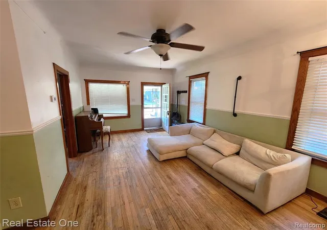 Homes for sale in Berkley, MI | 2153 Wiltshire Rd, Berkley, MI 48072 | MLS# 61005218
