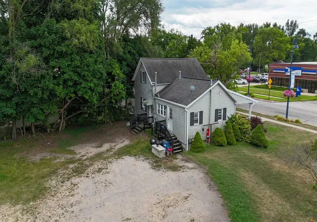 1st image of 722 & 722 1/2 N Main St, Mount Pleasant, MI 48858 | MLS# 80072503