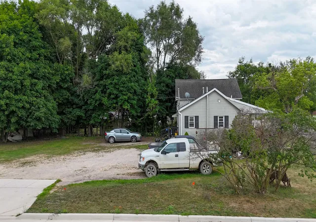 3rd image of 722 & 722 1/2 N Main St, Mount Pleasant, MI 48858 | MLS# 80072503