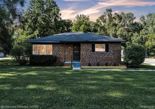 Photo 42 of Single family home for sale at 32652 Cadillac St, Farmington Hills, MI 48336 | MLS# 61009658 | Listing updated on 2026-08-29