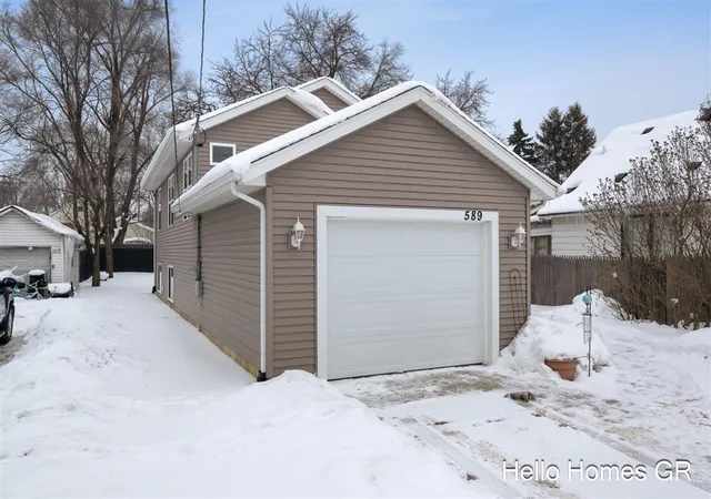 Photo 3 of Sale Pending at 589 34th Street, Wyoming, MI 49509 | MLS# 70514051 | Listing updated on 2026-02-10