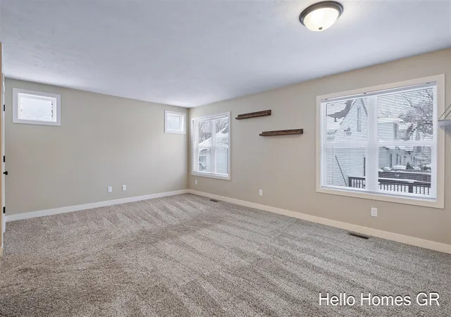 Photo 4 of Sale Pending at 589 34th Street, Wyoming, MI 49509 | MLS# 70514051 | Listing updated on 2026-02-10