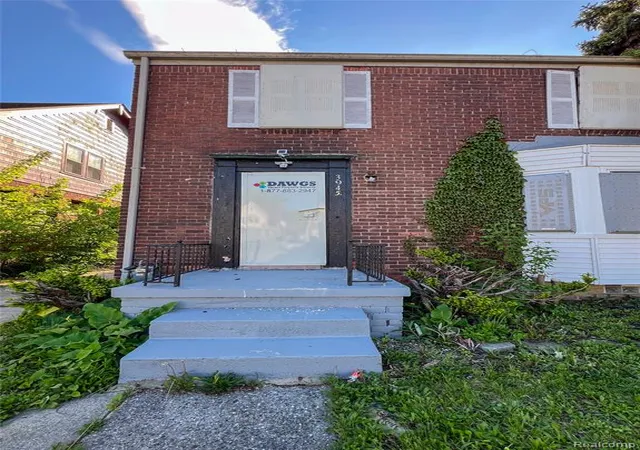2nd image of 3945 Devonshire Rd, Detroit, MI 48224 | MLS# 60959409