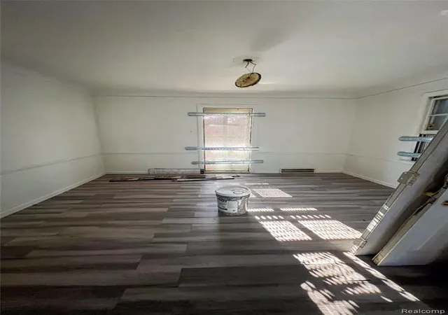 5th image of 3945 Devonshire Rd, Detroit, MI 48224 | MLS# 60959409