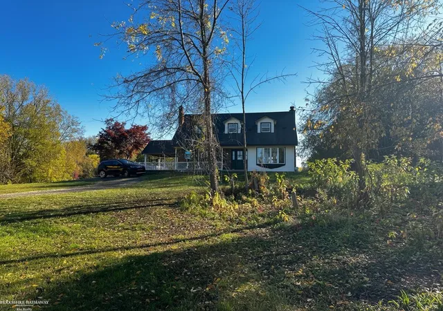 Homes for sale in Imlay City, MI | 6760 Hunters Creek Rd, Imlay City, MI 48444 | MLS# 50204200