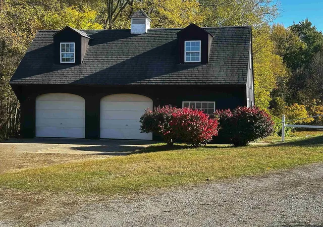 Homes for sale in Imlay City, MI | 6760 Hunters Creek Rd, Imlay City, MI 48444 | MLS# 50204200