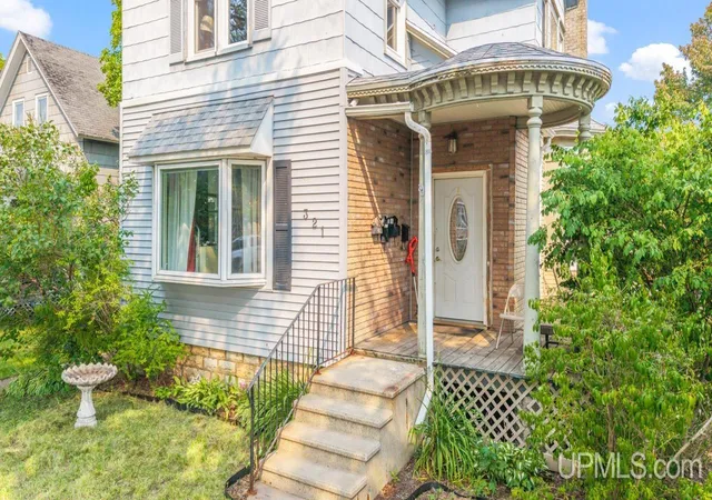 Photo 3 of Multi family home for sale at 321 S 13th Street, Escanaba, MI 49829 | MLS# 50218479 | Listing updated on 2026-09-04