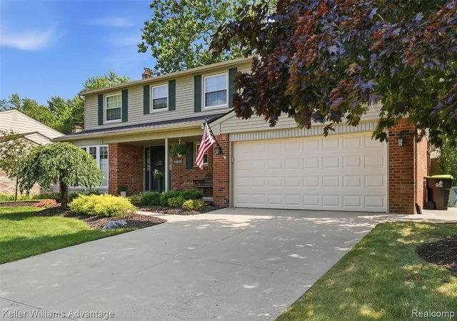 Photo 4 of Sale Pending at 22161 Cumberland Dr, Northville, MI 48167 | MLS# 61020421 | Listing updated on 2026-08-24