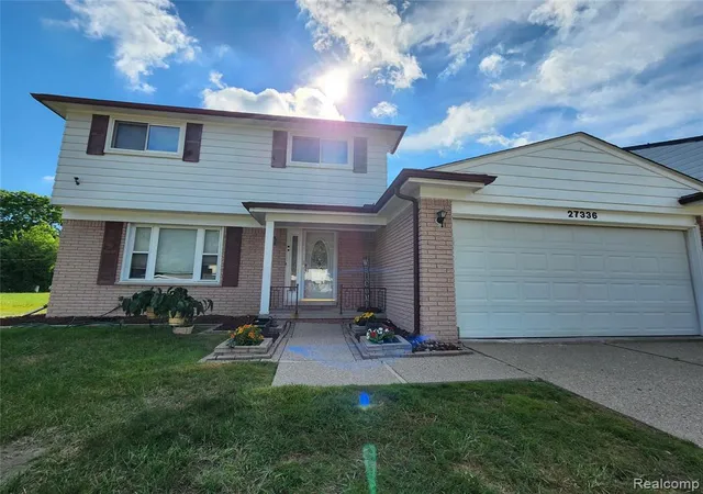 3rd image of 27336 Pierce St, Southfield, MI 48076 | MLS# 61004408