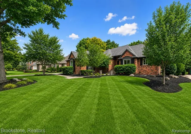 Photo 3 of Single family home for sale at 12300 Forest Glen Ln, Shelby Twp, MI 48315 1766 | MLS# 61024432 | Listing updated on 2026-08-28
