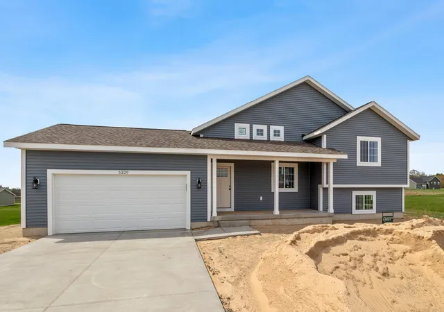1st image of 5229 Lilac Ln, Fremont, MI 49412 | MLS# 70515091