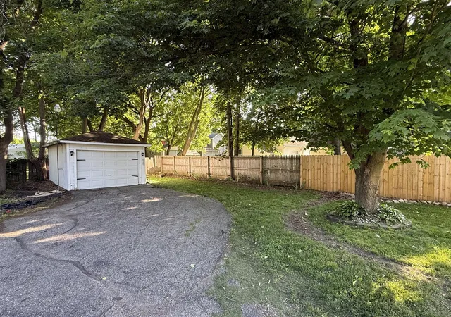 Homes for sale in Marshall, MI | 517 W Hanover St, Marshall, MI 49068 | MLS# 70535482
