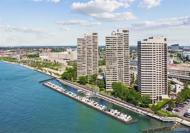 2nd image of 1001 W Jefferson Ave #300-7H, Detroit, MI 48226 | MLS# 61005668