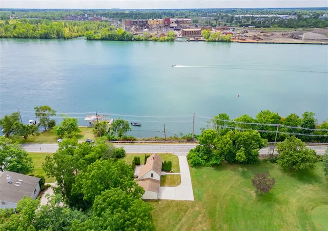26th image of 25653 W River Rd, Grosse Ile, MI 48138 | MLS# 70468812